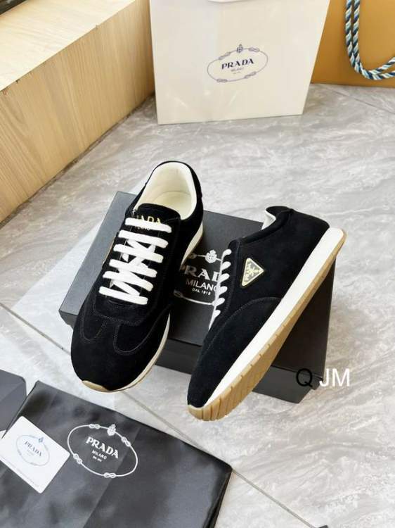 Picture of Prada Shoes _SKUPradasz39-45JM040118736